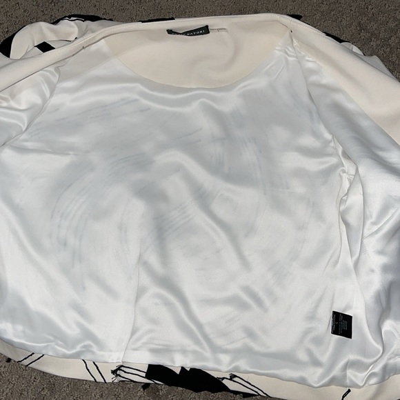 Natori Embroidered Abstract Bolero S - Picture 5 of 16